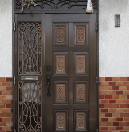japanese-house-entrance